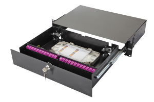 Оптическая панель серии 47F-48, 19'' 2U выдвижная, корпус на 48 адаптеров, 2 дуплекс LC адаптера, OM4