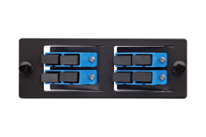 Комплект планка Q-SLOT с 4 адаптерами дуплекс SC OS2, наклонные, монтажные шнуры, КДЗС