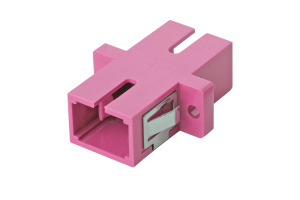 Оптический адаптер OM4, симплекс SC, с фланцами, пурпурный