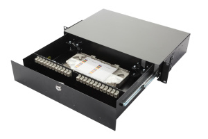 Оптическая панель серии 47F-48, 19'' 2U выдвижная, корпус на 48 адаптеров, 2 симплекс SC адаптера, OM2