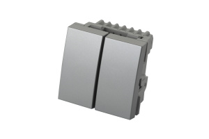 Выключатель двухклавишный 45 × 45 мм 10 A – 250 В, серебристый