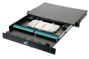 Оптическая панель серии 47D-24, 19'' 1U выдвижная, корпус на 24 адаптера, 2 дуплекс LC адаптера, OM3