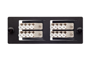 Комплект планка Q-SLOT с 4 адаптерами квадро LC OM2, наклонные, монтажные шнуры, КДЗС