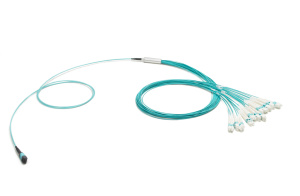 Разветвительная кабельная сборка (гидра) 1×MPO(24) (male) – LC(24), OM3, 1 м, выносы 0,5 м