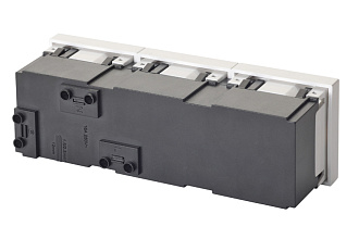 Розетка тройная 3 × 2P+E немецкий стандарт, с защитными шторками, с безвинтовым зажимом, 45 градусов, белый