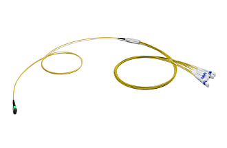 Разветвительная кабельная сборка (гидра) 1×MPO(12) (male) – LC(12), OS2, 4 м, выносы 0,5 м