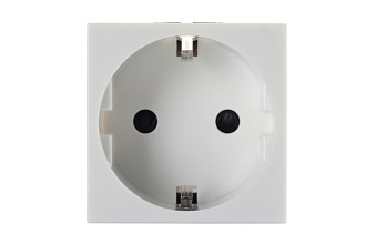 Розетка 2P+E немецкий стандарт 45 × 45 мм, с защитными шторками, белый