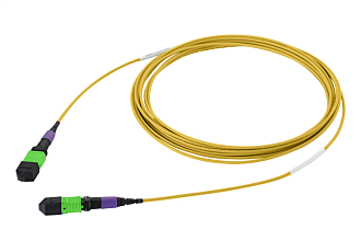 Оптические шнуры серии CORE 8 1 × MTP PRO(8) — 1 × MTP PRO(8), 8 волокон, SM G.657.A2, 10 м, female-female, полярность B, ULL