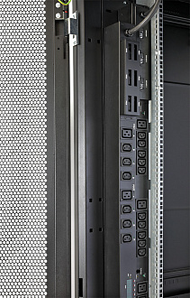 Блок распределения питания базовый PRO 0U 16/400 3 фазы, 30 C13+6 C19, шнур IEC320 309 16 А, 3 метра