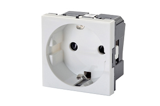 Розетка 2P+E немецкий стандарт 45 × 45 мм, с защитными шторками, белый