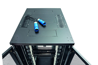 Шкаф Racknet S3000 47U 600 × 600, передняя дверь перфорированная одностворчатая, задняя дверь перфорированная одностворчатая, черный