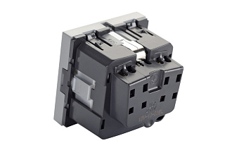 Розетка 2P+E немецкий стандарт 45 × 45 мм, с защитными шторками, серебристый