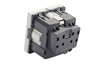 Розетка 2P+E немецкий стандарт 45 × 45 мм, с защитными шторками, белый