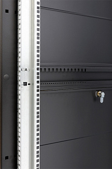 Шкаф Rackcenter D9000 48U 600 × 1000, передняя дверь перфорированная одностворчатая, задняя дверь перфорированная двустворчатая, черный