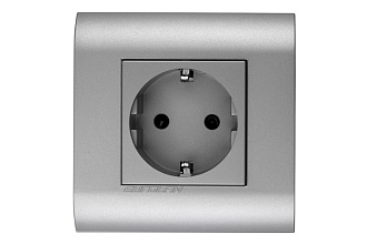 Розетка 2P+E немецкий стандарт 45 × 45 мм, с защитными шторками, серебристый