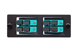 Комплект планка Q-SLOT с 4 адаптерами дуплекс SC OM3, наклонные, монтажные шнуры, КДЗС