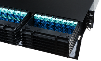 Кассетный модуль слотовый серии HD 47M-30, 24 × LC OS2, КДЗС, сплайс-кассета на 24 соединения, черный